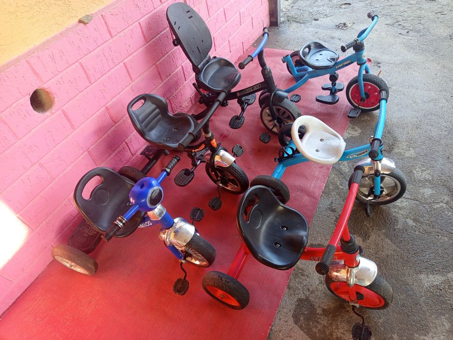 Детский велосипед трёхколёсный .