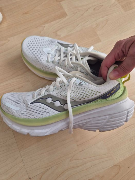 Дамски маратонки Saucony Guide 17