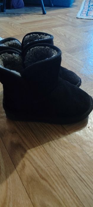 Угги детские продам