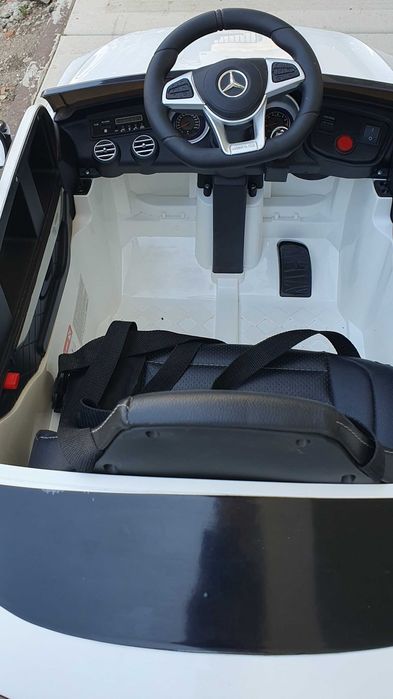 Moni Акумулаторен джип Mercedes GLC 63 S, Бял