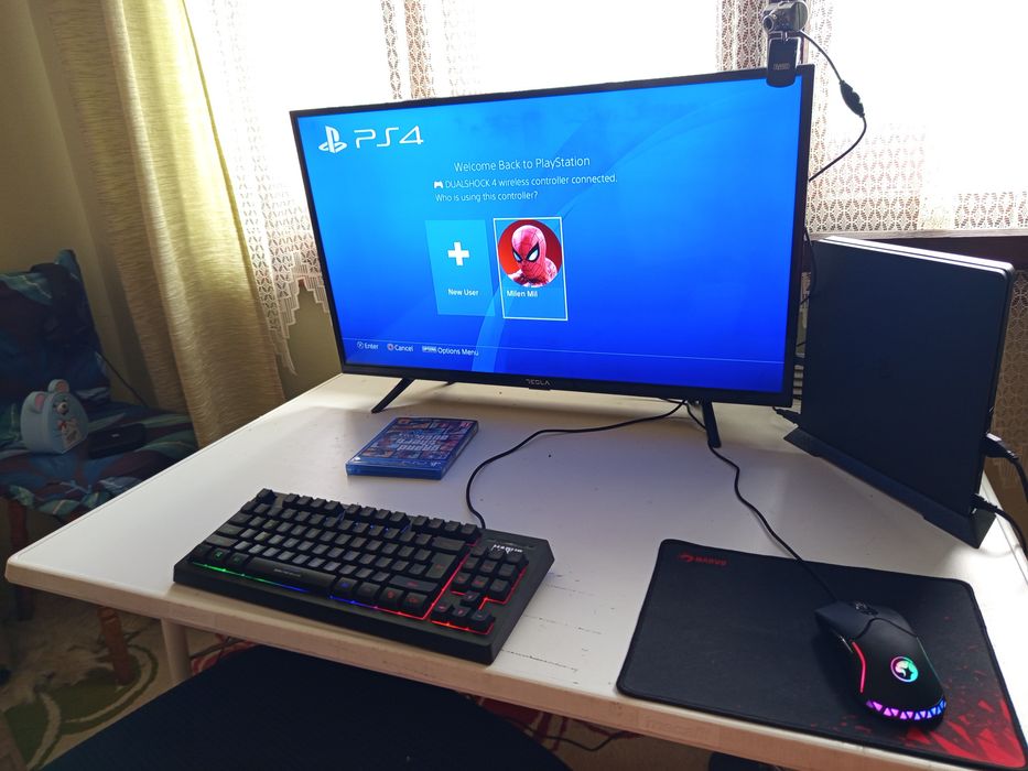 PlayStation 4 много запазен без никакви забекежки