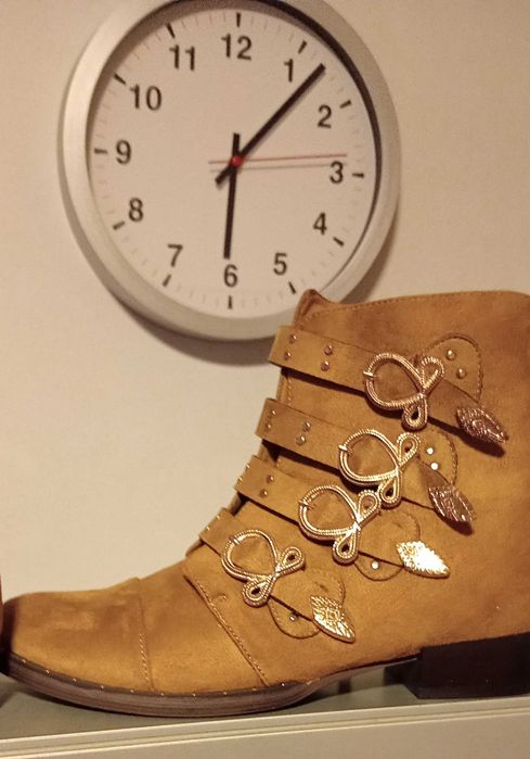 Cizmulite piele intoarsa Nr38