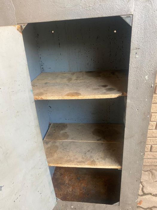 Шкаф металлический, сейф