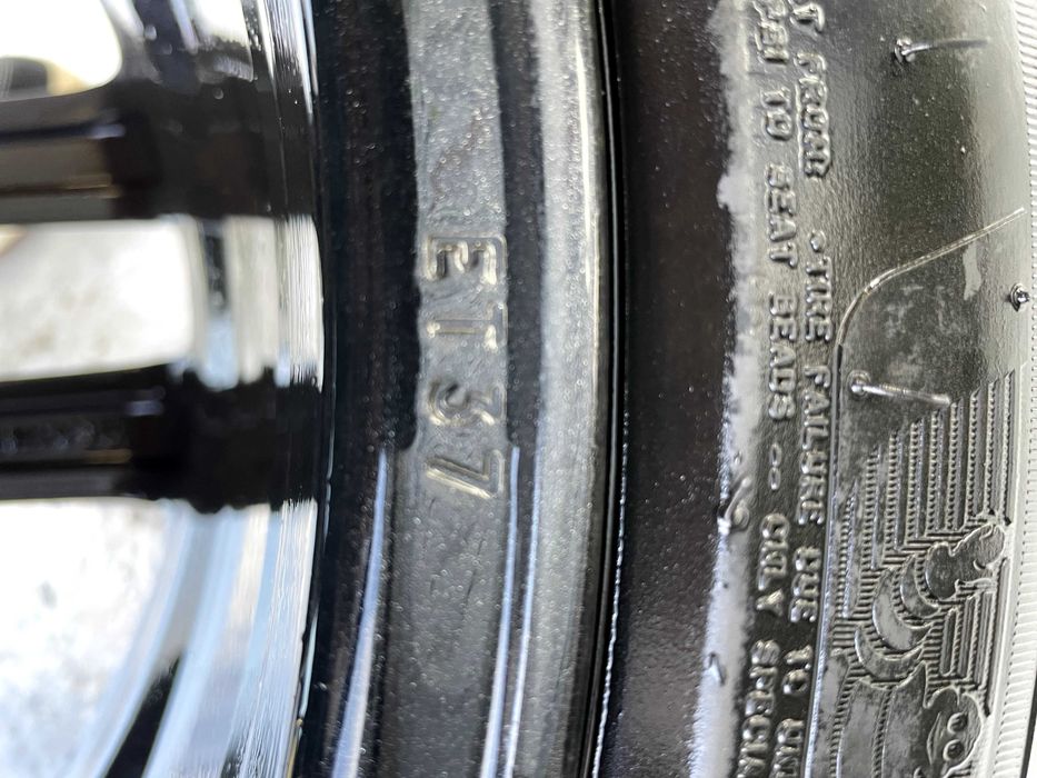 Джанти BBS 17” за BMW. Гумите си вървят с тях.