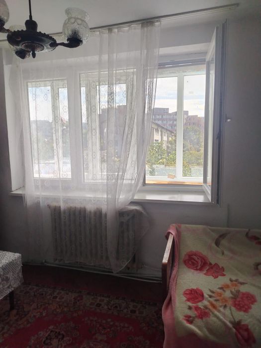 Închiriez apartament cu 3 camere