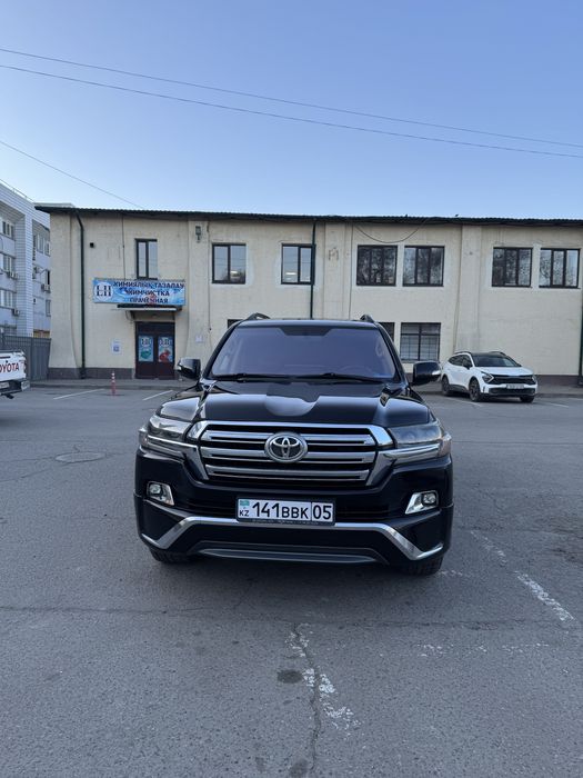 Toyota land cruiser 200