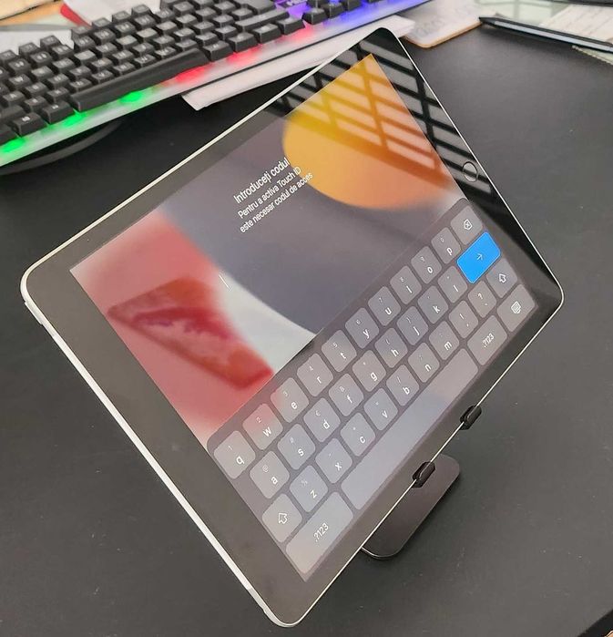 iPad 9 (2021) 10.2" Wi-Fi + Cellular (SIM) - Stare IMPECABILĂ / Ca nouă