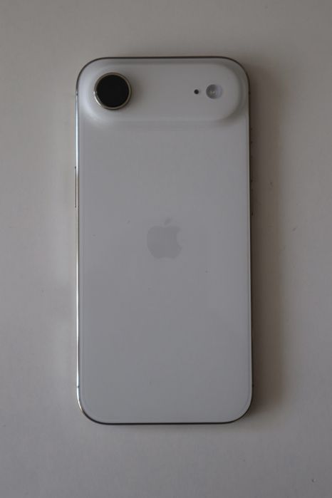 iPhone Air 256 GB Light  Gold+ Оригинален Apple MagSafe Battery Pack – В гаранция