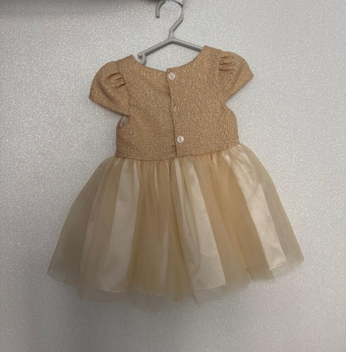 Продаётся платье для девочек.