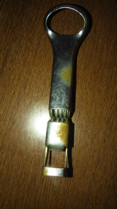 Продам советскую открывашку с точилкой.Производство СССР.Цена окончат.