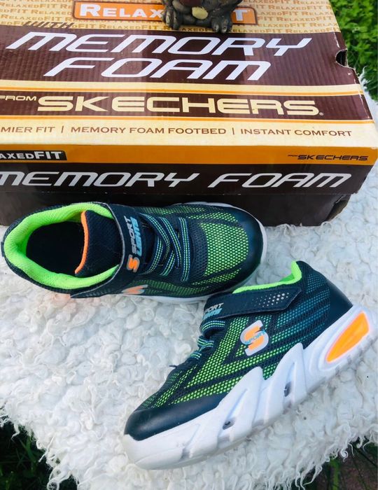 Adidasi baiat SKECHERS-marimea 28,inter18cm,leduri,nu piele Salomon