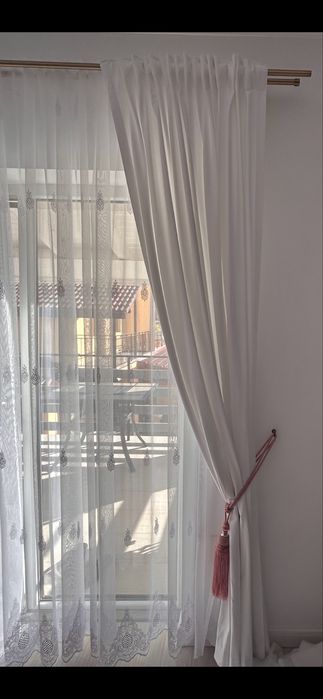 Draperii din catifea, culoare alb