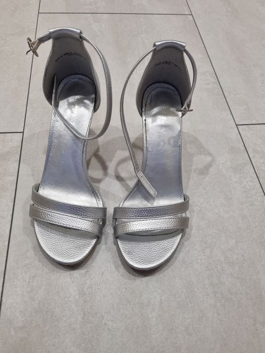 Дамски сандали на ток