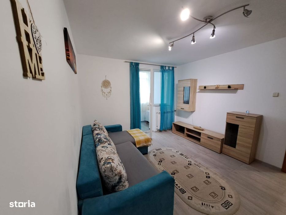Apartament cu 2 camere semidecomandate, Centru