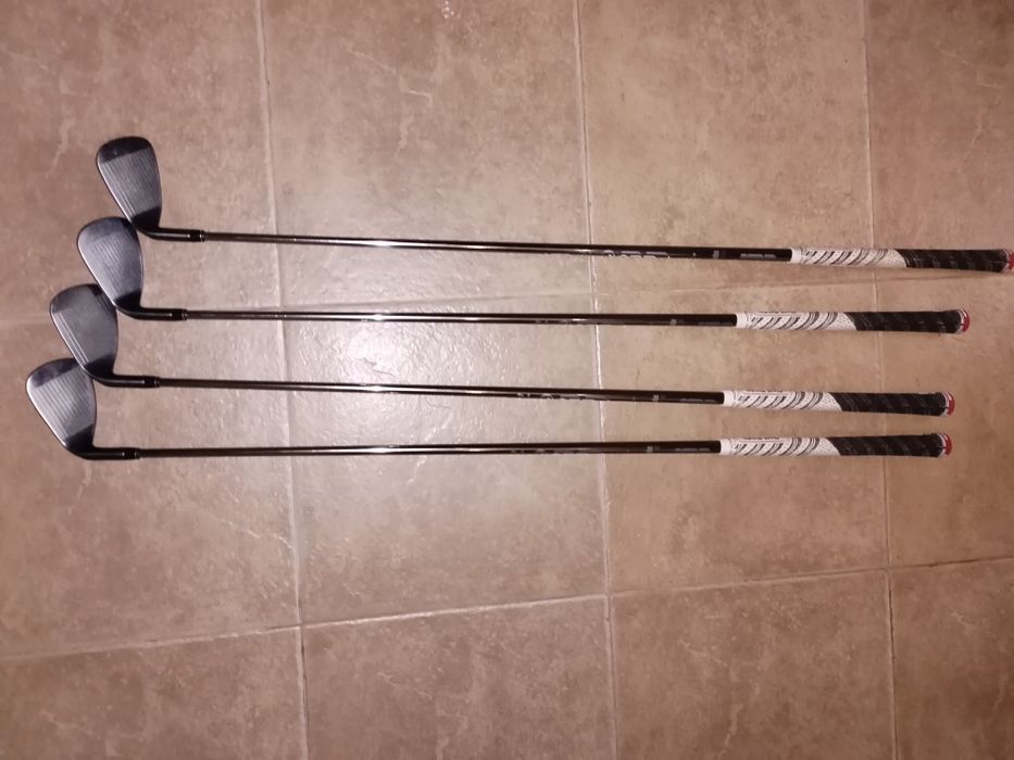 Чанта за голф, стикове и лазер