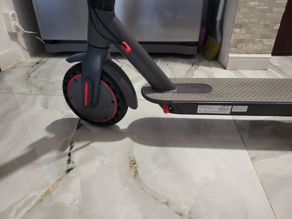 Trotineta electrica noua adusa din Olanda cauciucuri pline încărcător