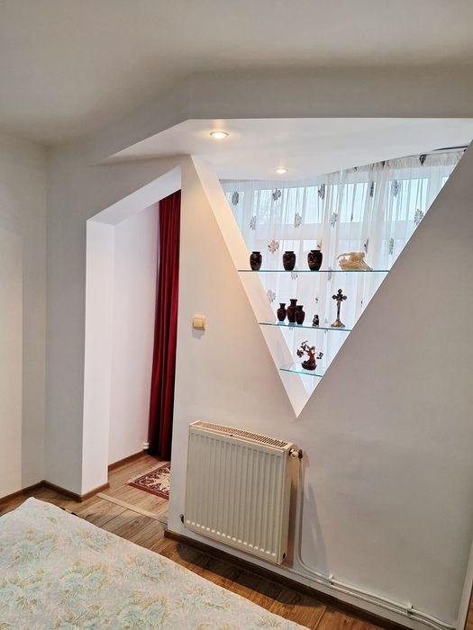 Închiriez apartament 2 camere central