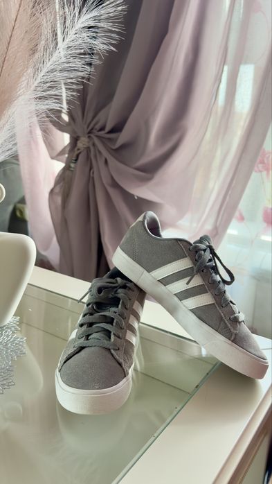 Детски кецове Adidas – като нови