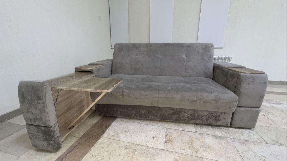 Б/у диван в хорошем состоянии