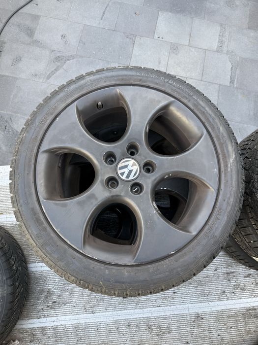 Гуми с джанти за VW GOLF 225/45/17 XL