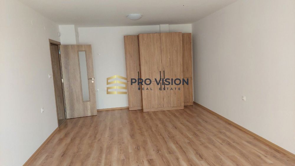 Дава се под наем Офис в Варна, Гранд Мол Варна - 57 кв.м за 342 € - Снимка #1