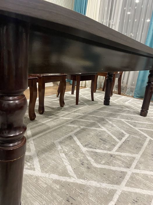 Продам стол гостиный