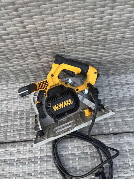 Circular dewalt DWS520 cu sina ghidaj noua makita 150cm