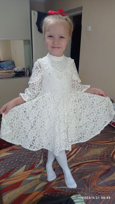 Продам гипюровое платье.