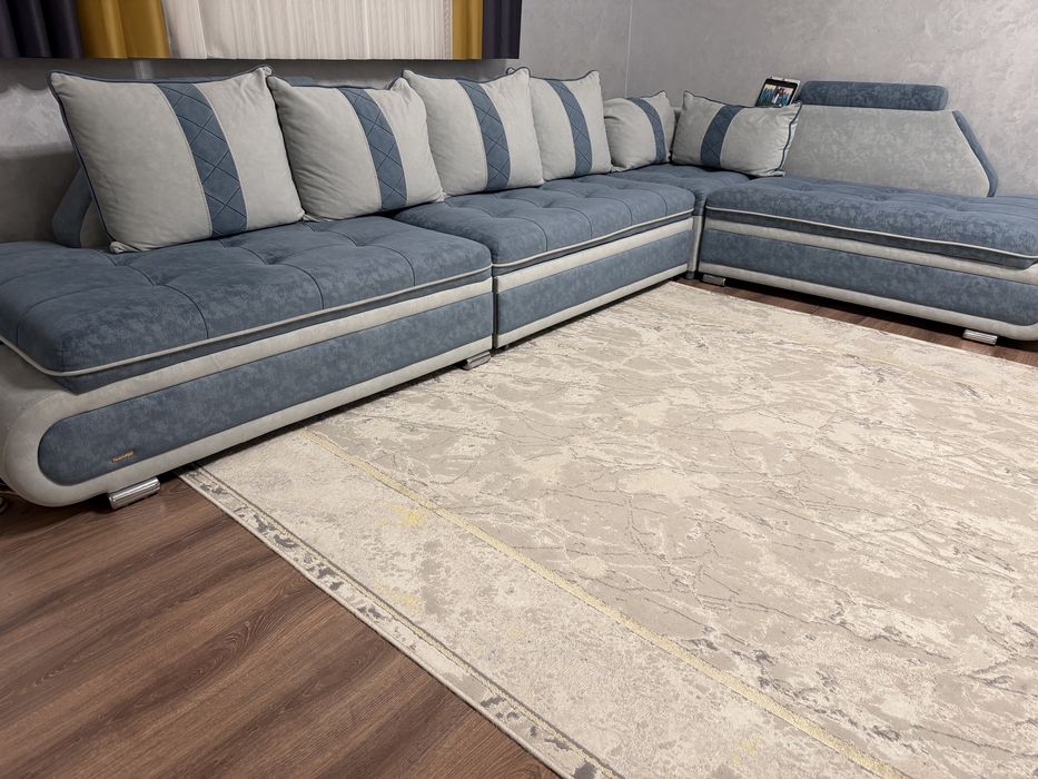 Диван угловой универсальный