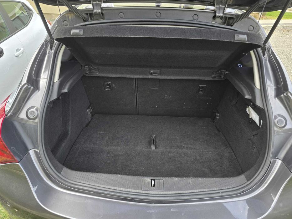 Opel Astra J hatchback