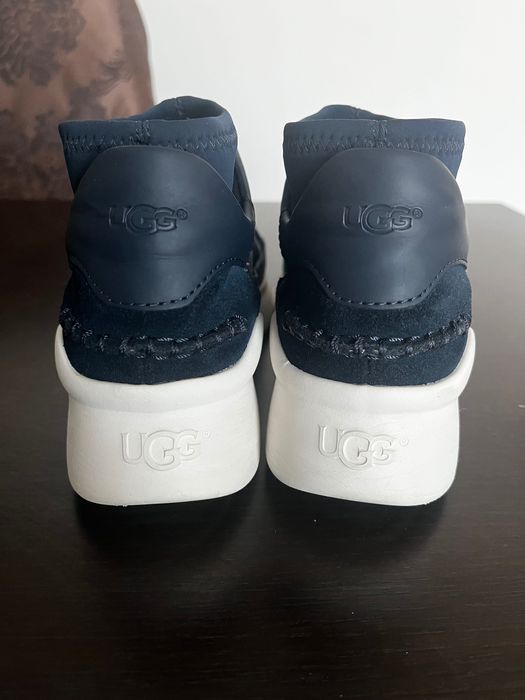 UGG slip on, neutra navy