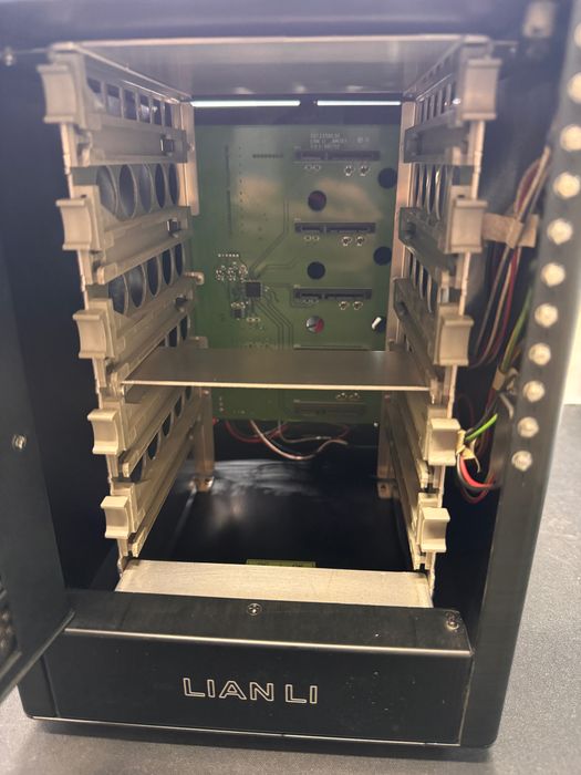 RACK Lian Li EX-503 - 5 HDD-uri 3.5" +40TB stocare