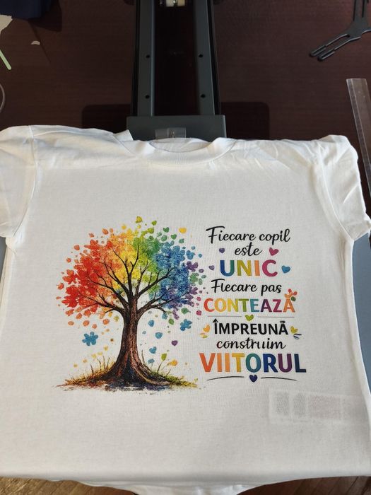 Haine, căni, tablouri personalizate