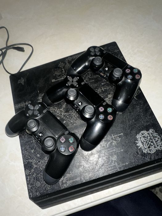 Игровая приставка PlayStation 4 Pro Kingdom Hearts III Limited Edition