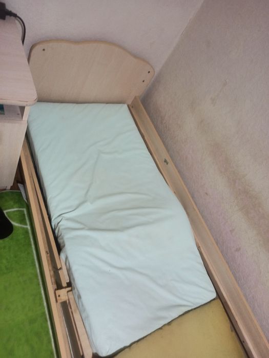 Отдам кровать детскую