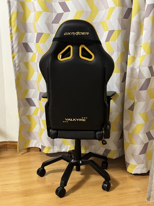 Игровое кресло Dxracer