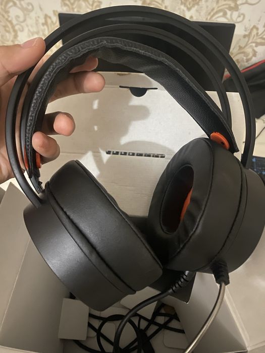 Продаются игровые наушники