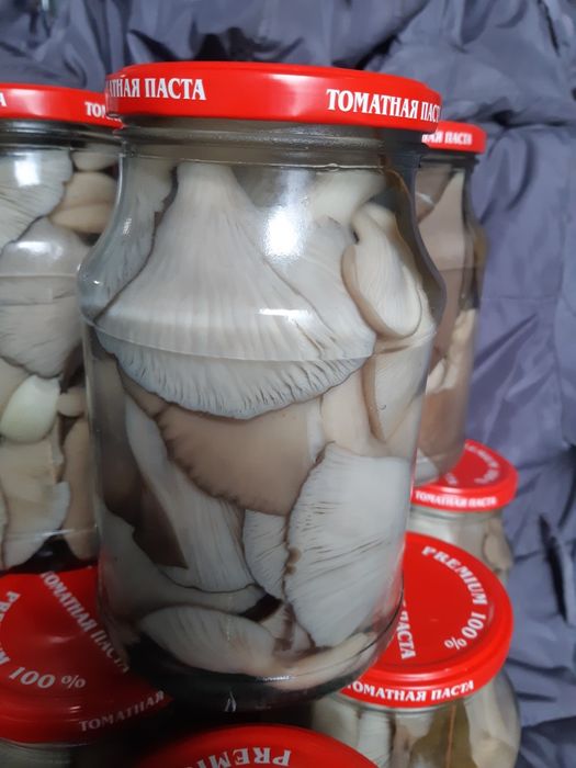Грибы маринованные.