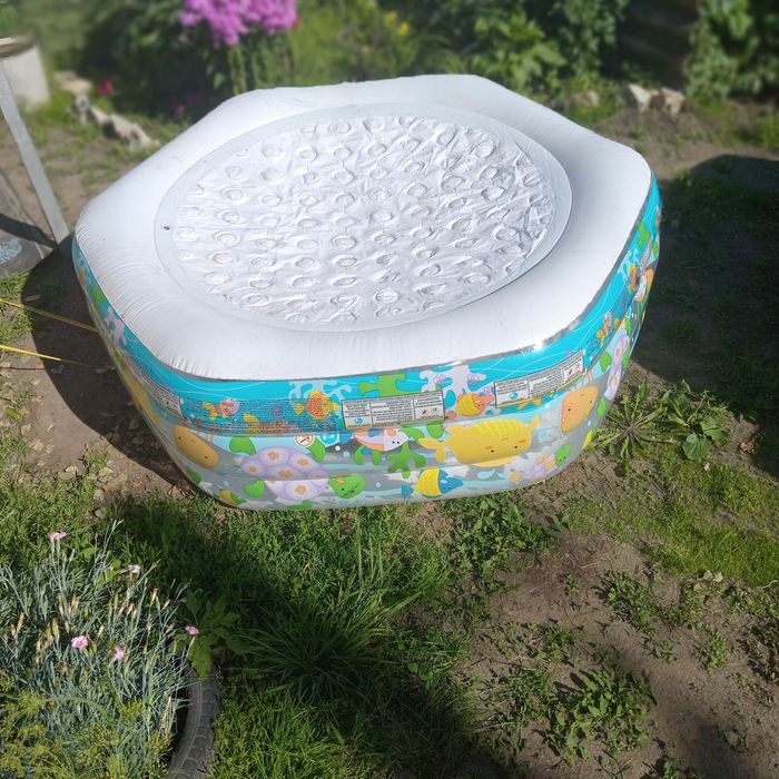 Продам детский бассейн