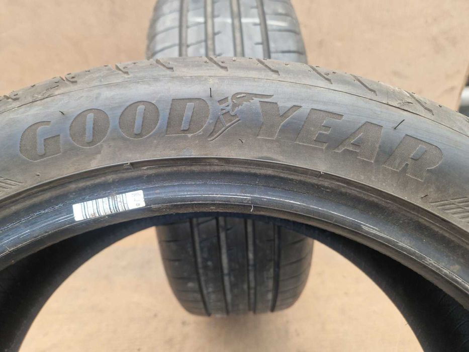 2 Goodyear R19 235/45 Летни гуми  DOT1024