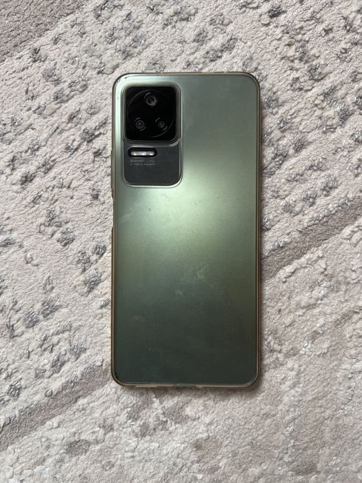 Poco F4 Смартфон