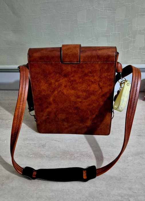 Geantă crossbody din piele ecologică maro