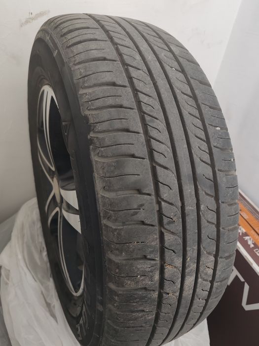 Продам  шины с дисками комплект 205/65/15
