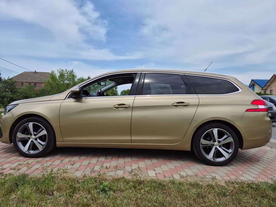 Vând Peugeot 308 1,2 benzină an 2017,