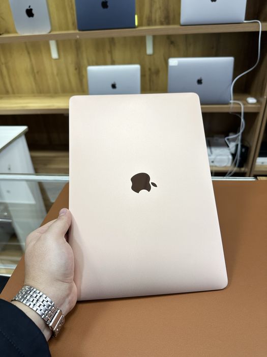 MacBook Air Gold Ideal