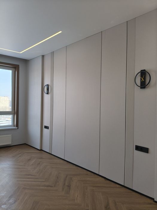 Натяжные потолки и бамбуковые панели