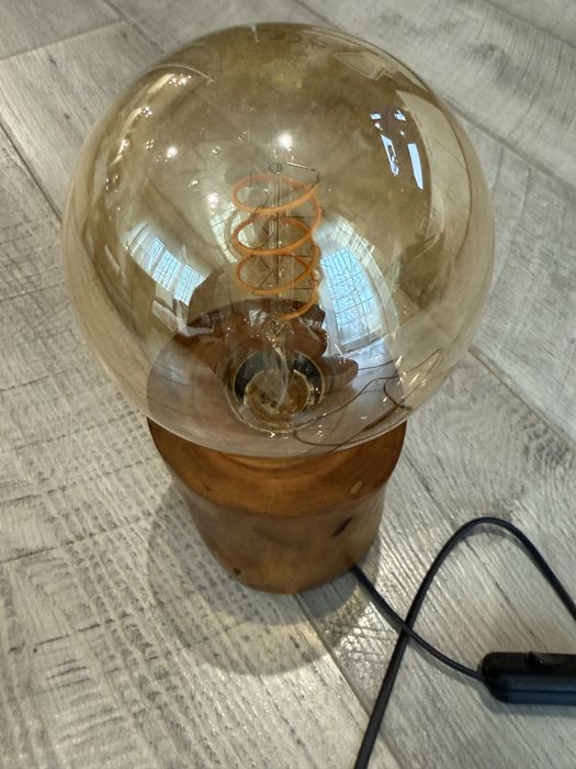 Дървена лампа-ръчна изработка