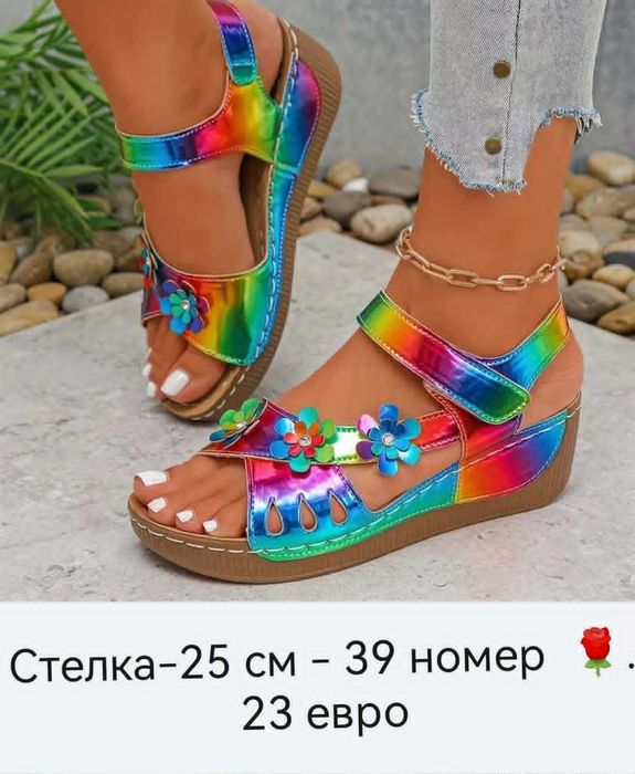 Продавам сандали 39 номер -25 см.стелка и 41 номер-27 см стелка
