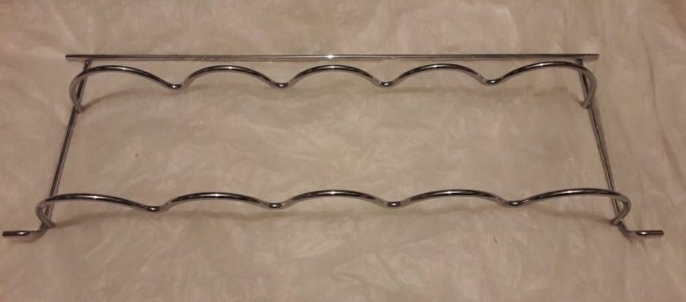 Продам полку для бутылок.