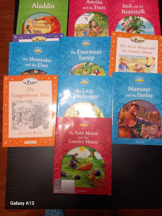 Продавам книжки на Британика